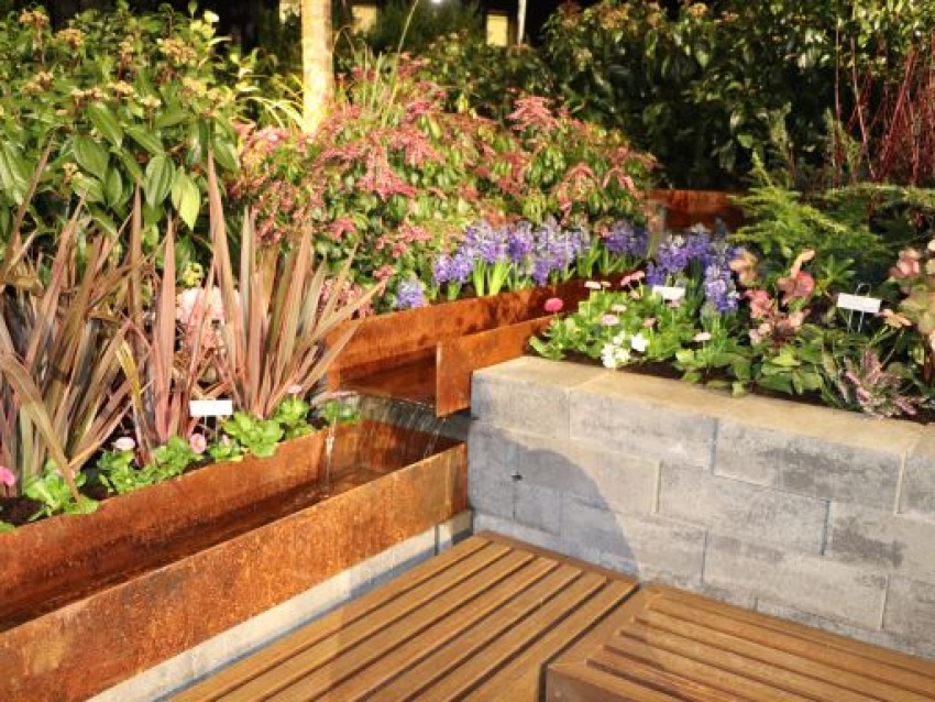 Outdoor water feature